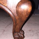 Comode oak crossbow façade