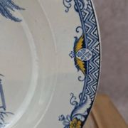 Assiette creuse en terre de fer polychrome Creil Montereau Kyoto,
