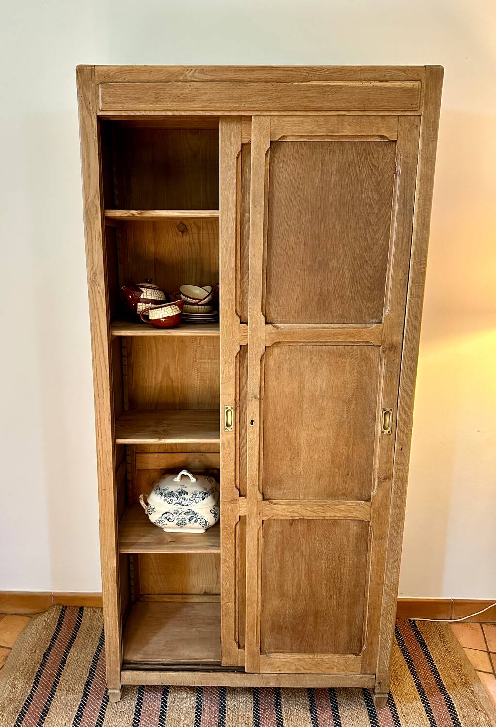 Parisian wardrobe with sliding doors