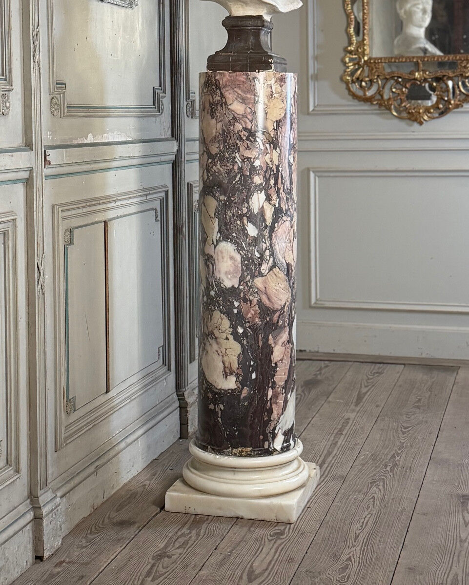 Column in purple and white breccia marble from Carrara, 19th century