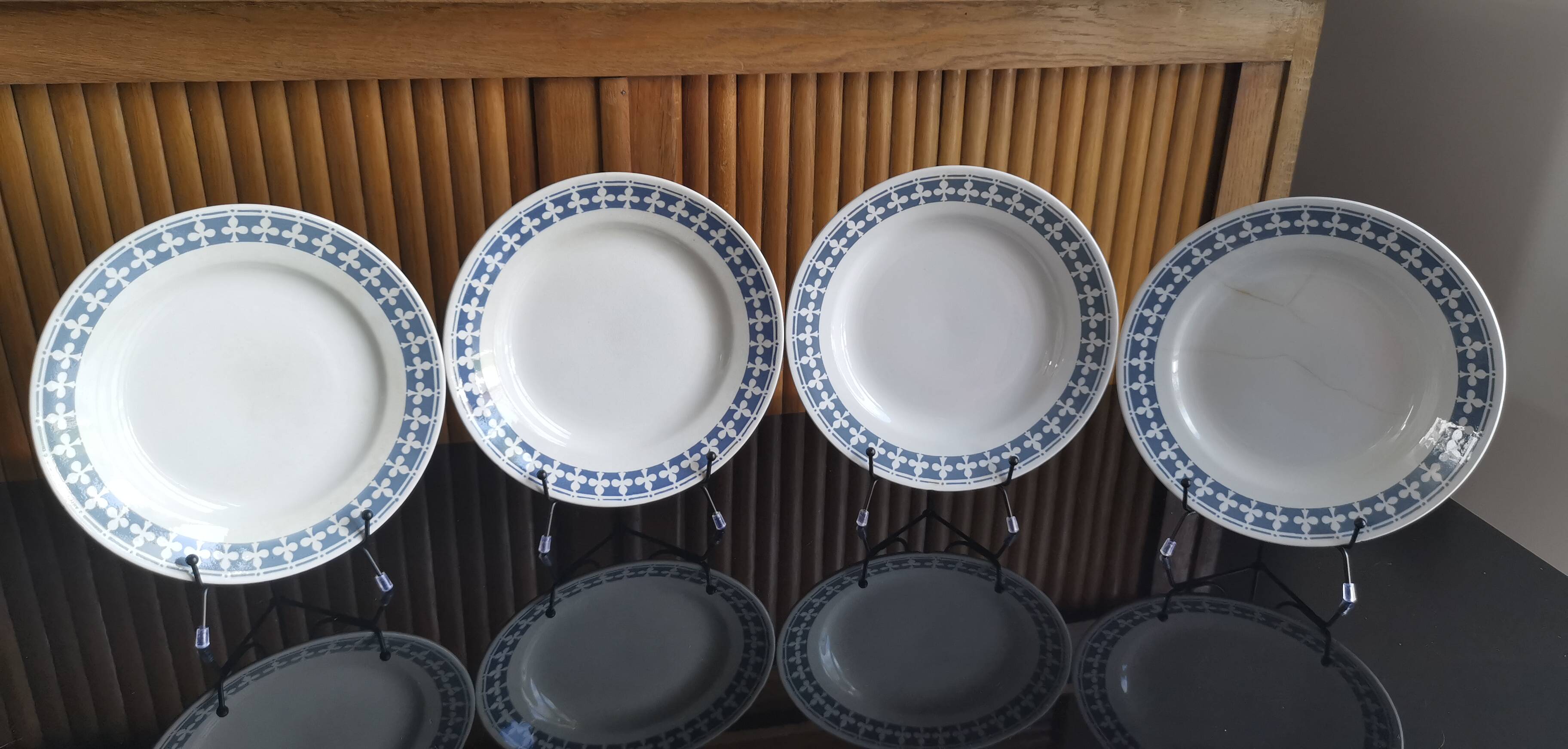 4 Terre de Fer Saint Amand et Hamage plates “Chicorée Williot” model