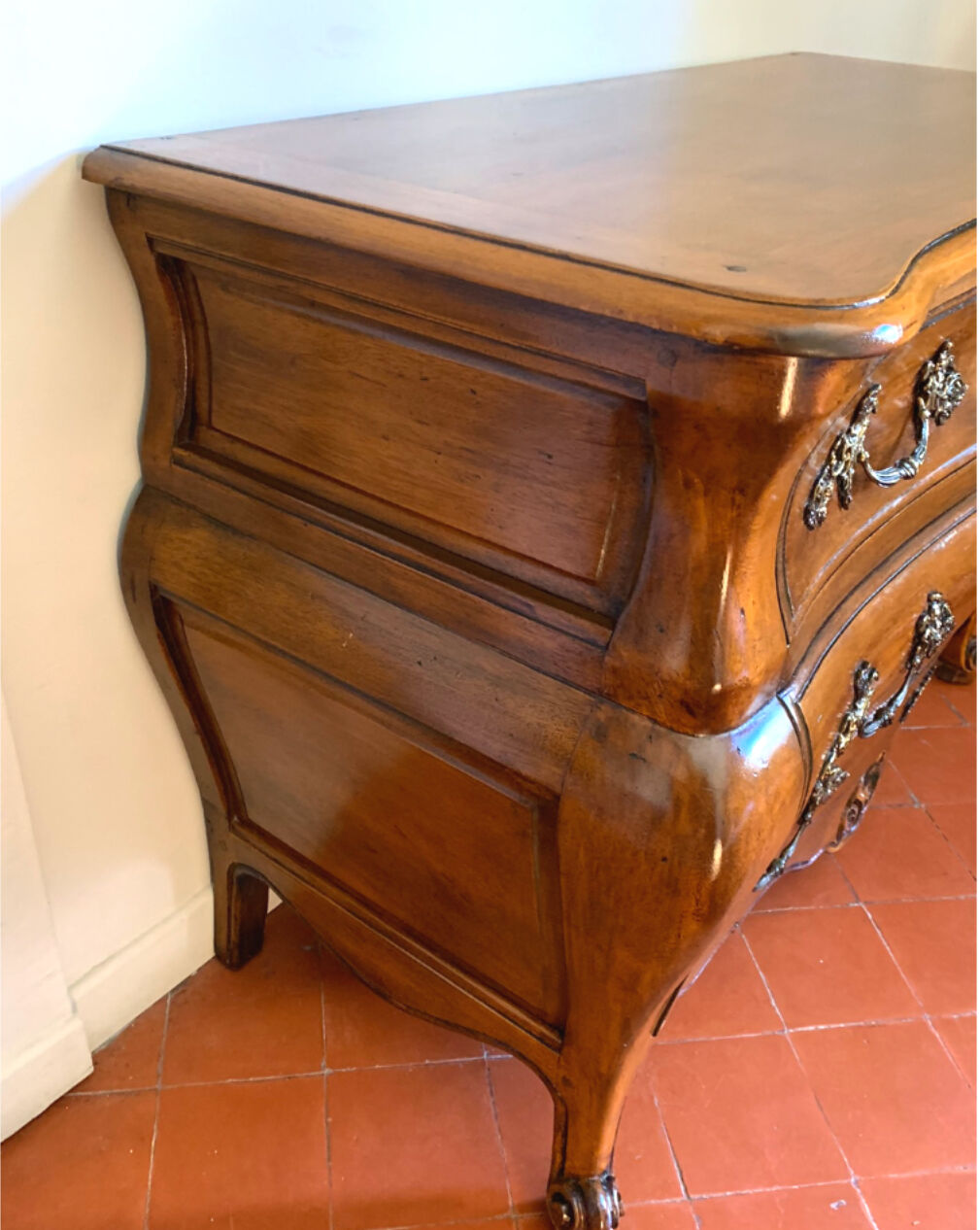 Louis XV style tomb chest of drawers with 5 drawers