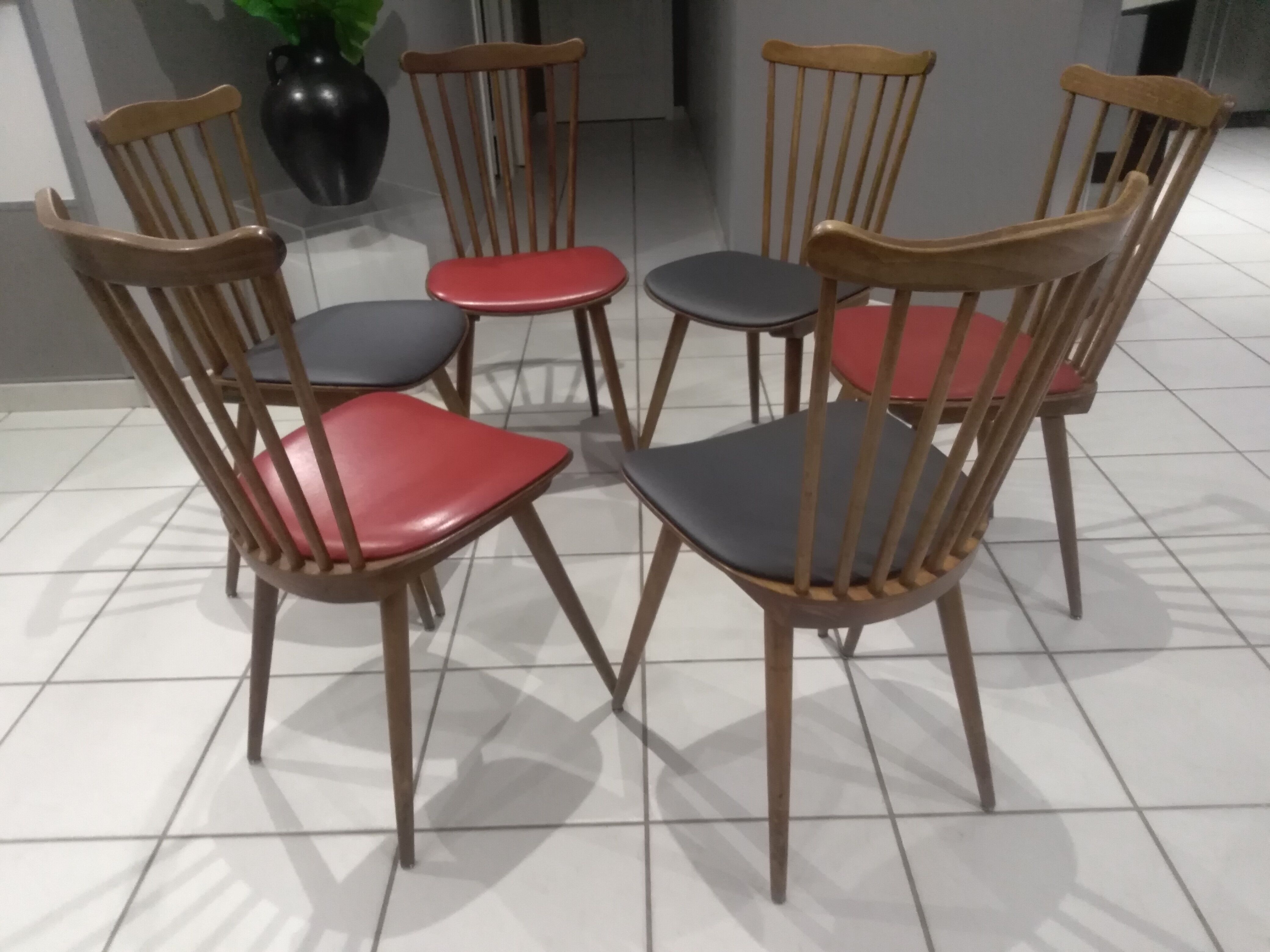 Suite de 6 chaises de Bistrot Baumann modèle Menuet années 1970