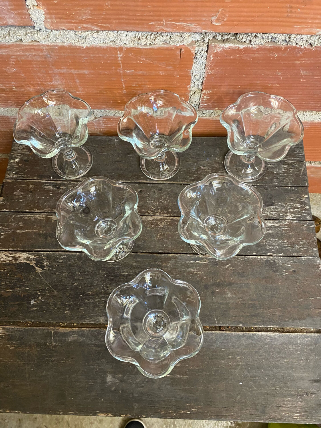 Set of 6 Ice Cream Bowls FIDENZA VETRARIA Moulded Glass Petal Shape It