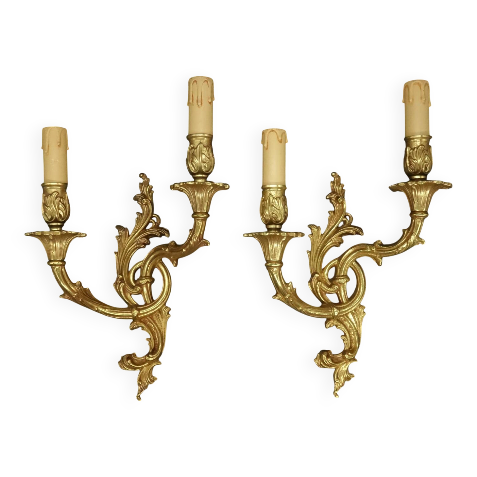 Large pair of wall sconces in Rocaille / Rococo / Baroque style - gilded bronze