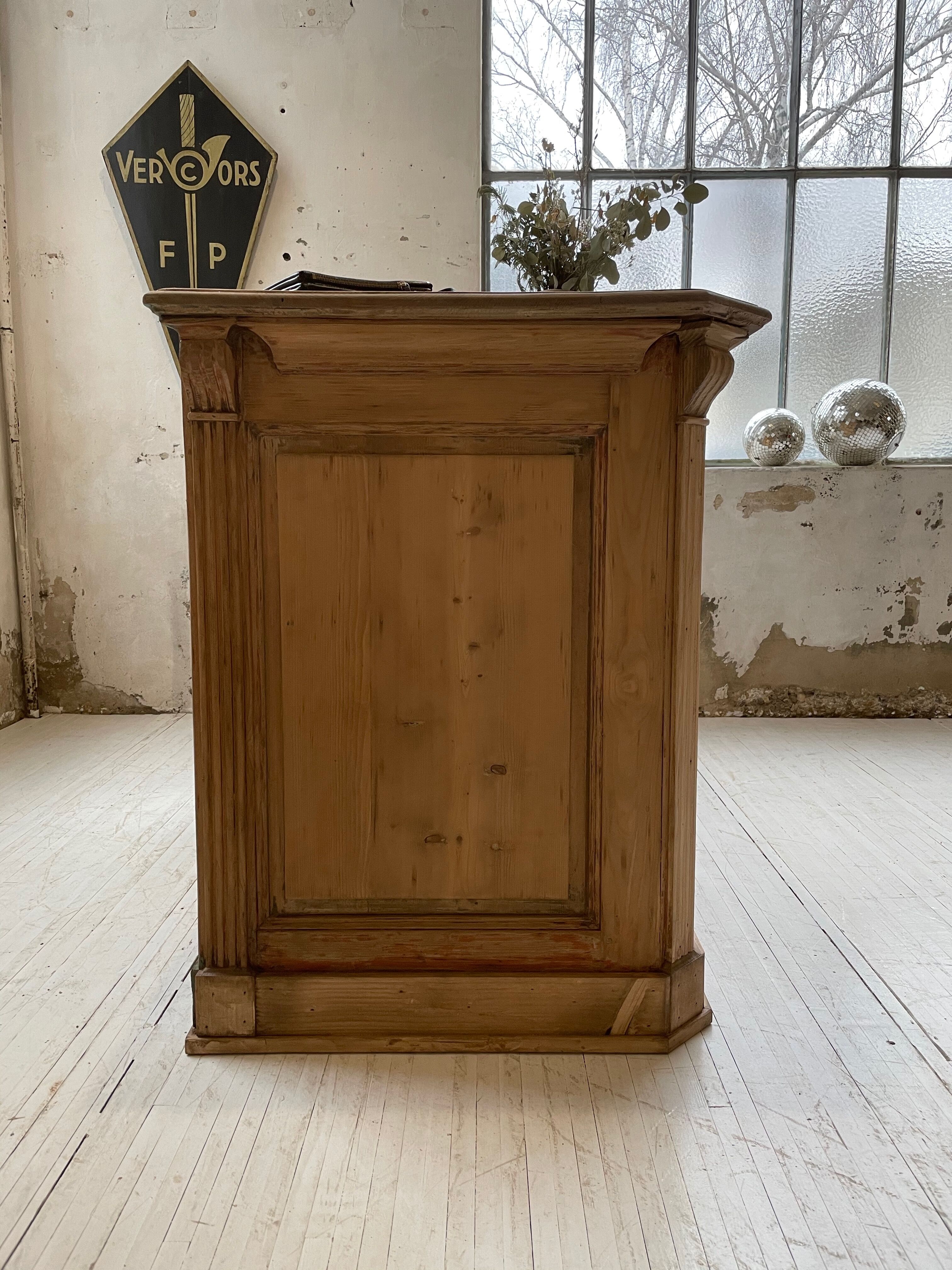 Old XXL drawer counter