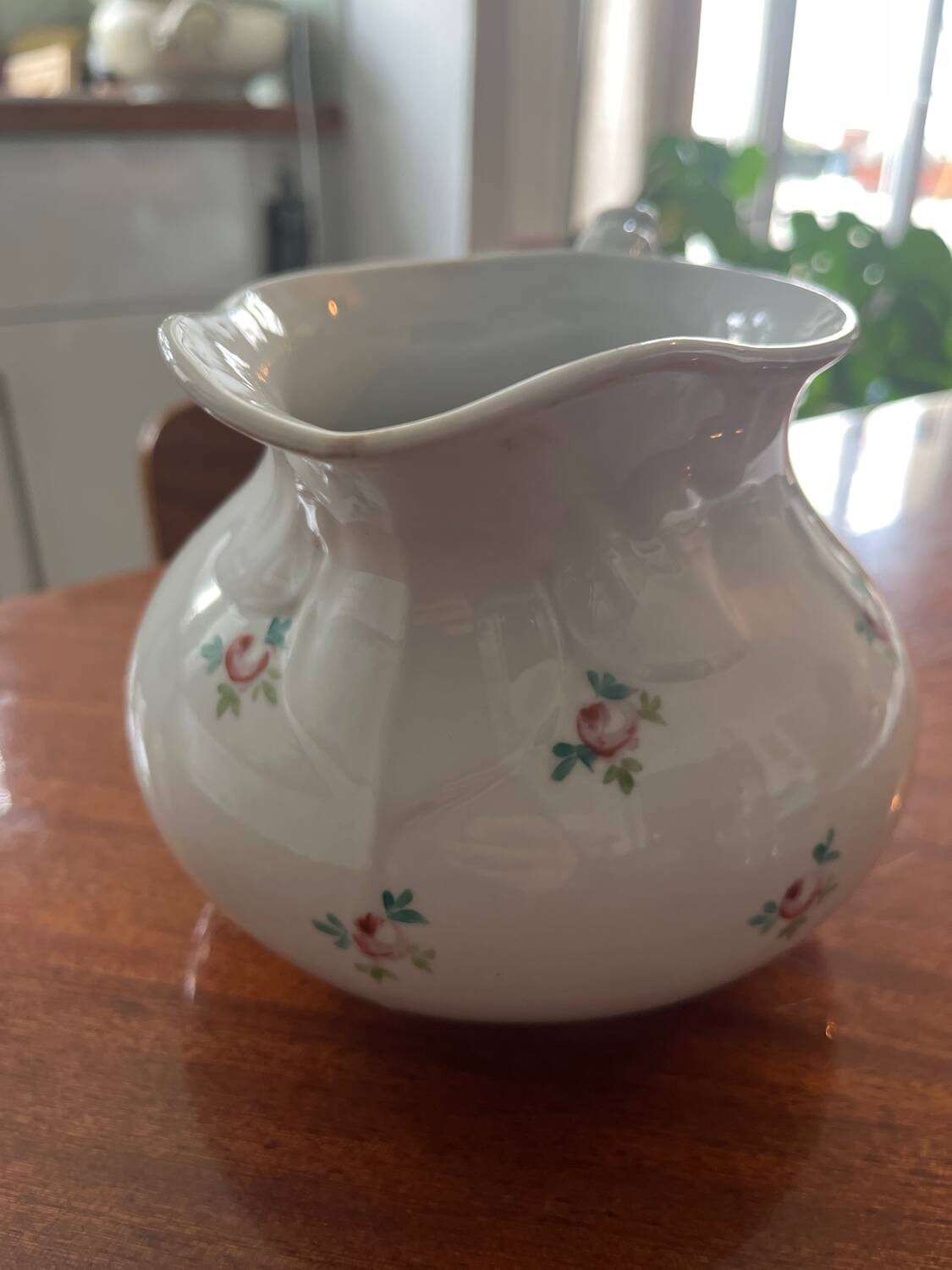 Porcelain milk jug old paris late 19th century.
