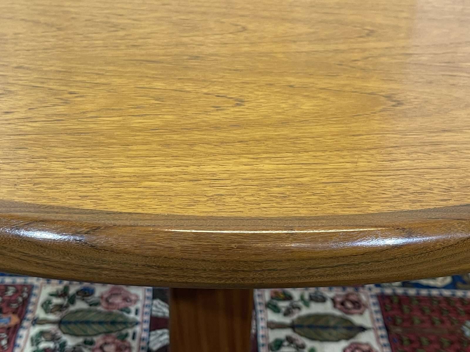 Table GPlan en teck des années 70 avec une allonge papillon