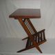 Table basse ; range disques ; revues style scandinave des années 50