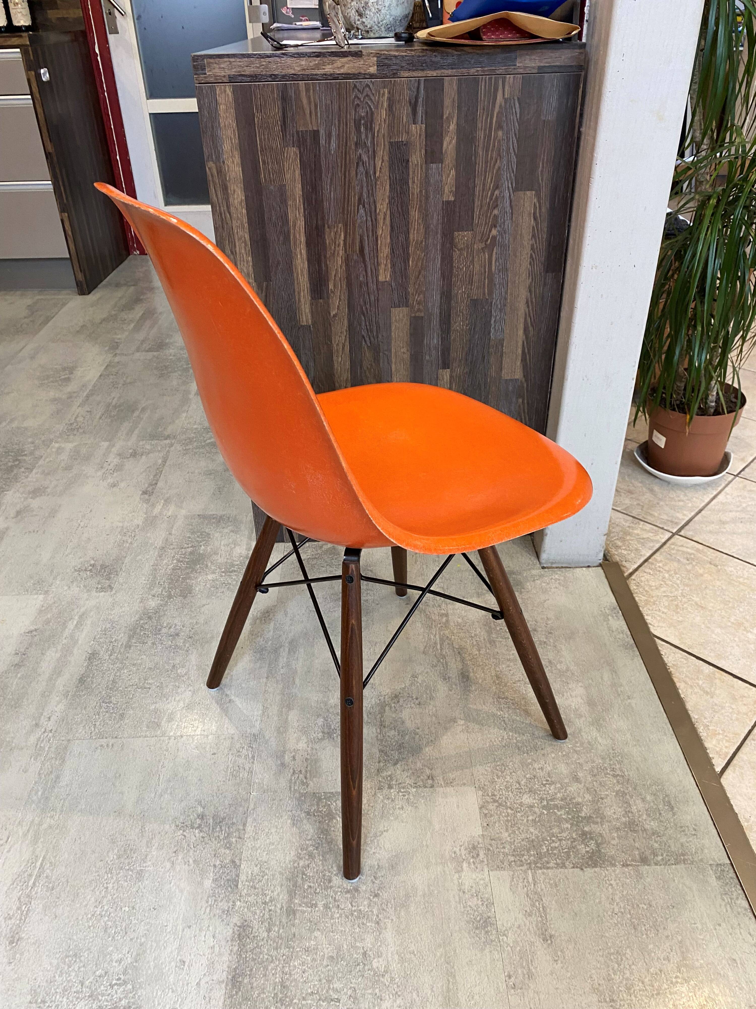 A dsw fiber red orange dowel walnut eames herman miller vintage 70 chair