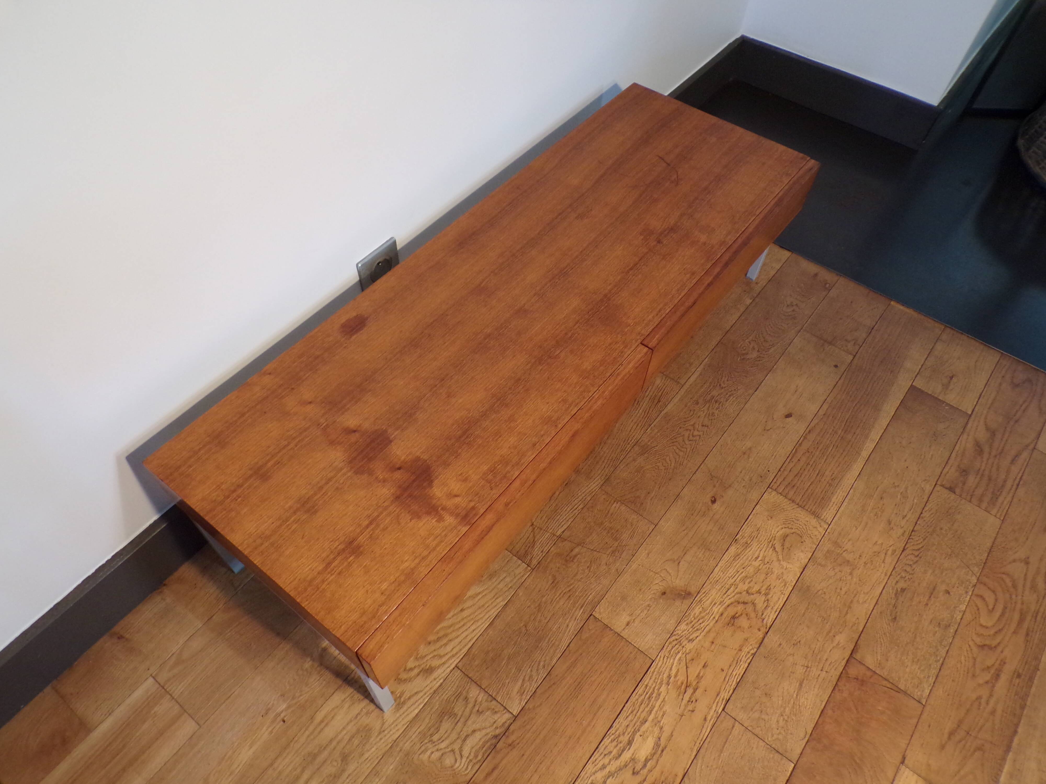 Low interlübke sideboard