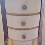 Pedestal table