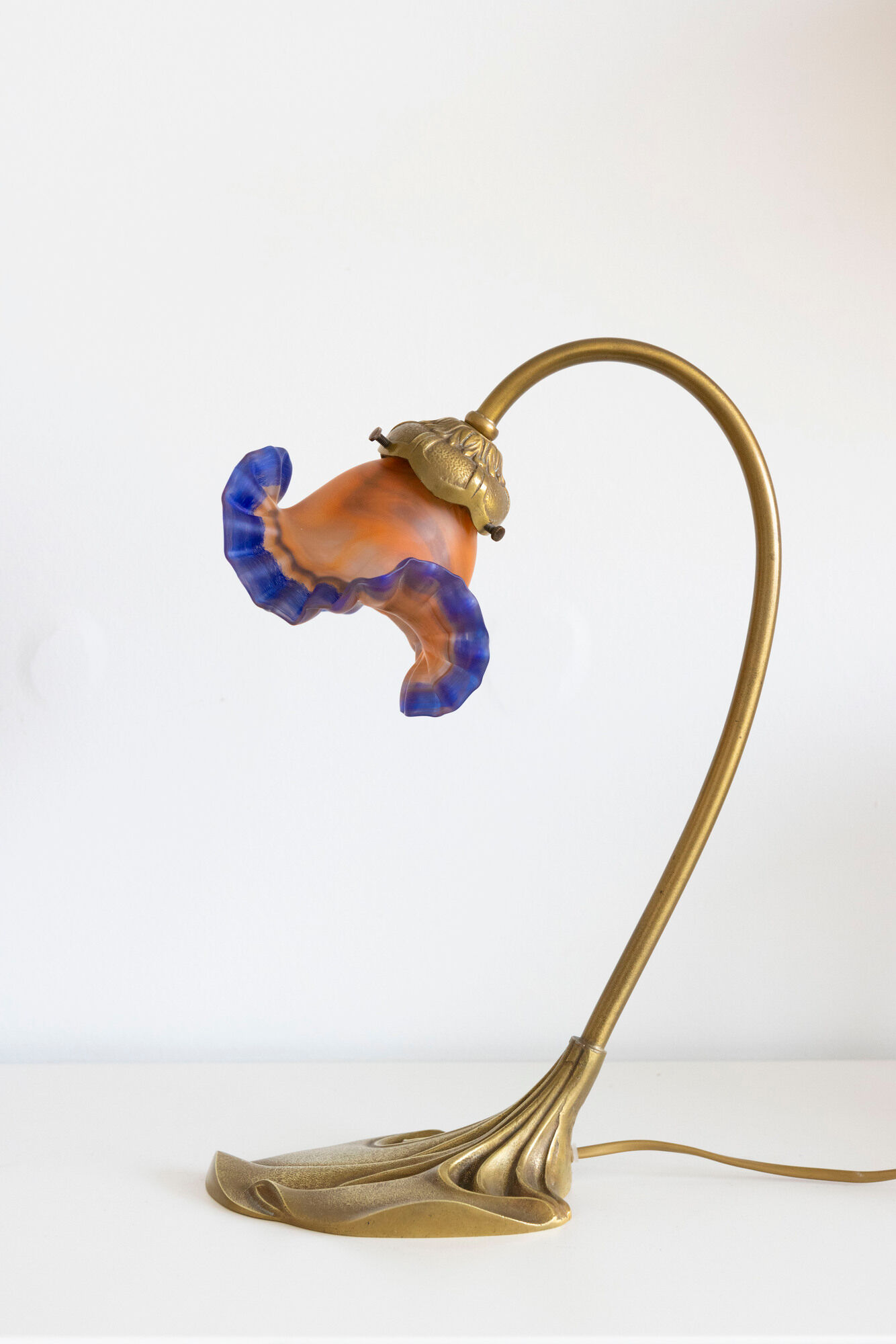 Lamp style art nouveau tulip glass of Vianne