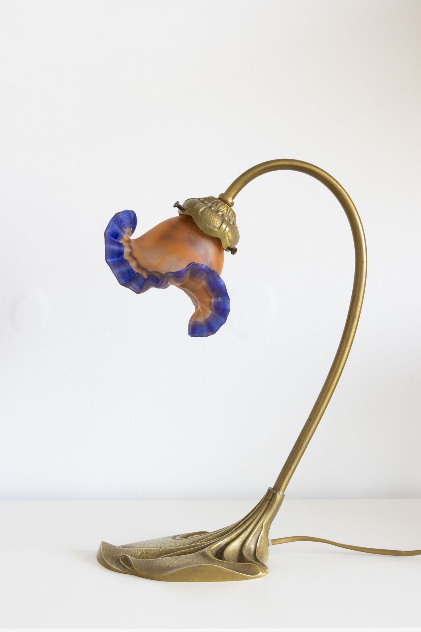 Lamp style art nouveau tulip glass of Vianne