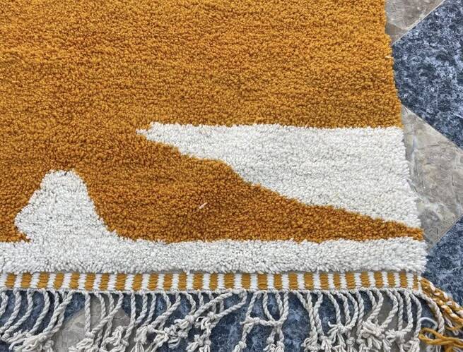 Traditional handmade Beni Ouraine rug, size 150 x 250 cm, orange