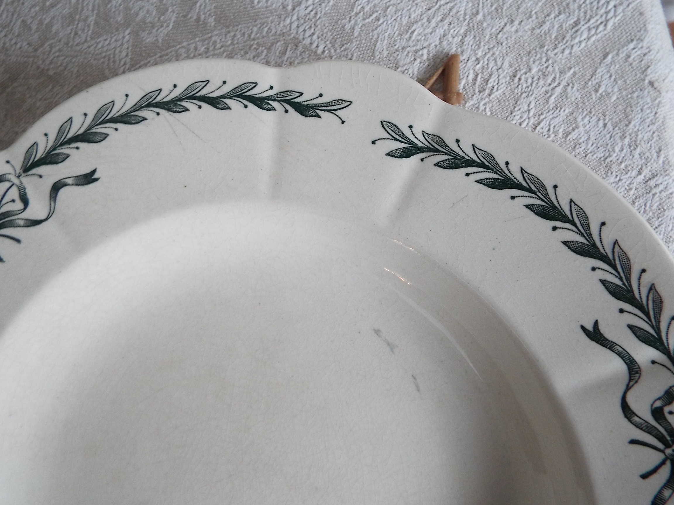 4 semi-hollow plates iron earth Longchamp