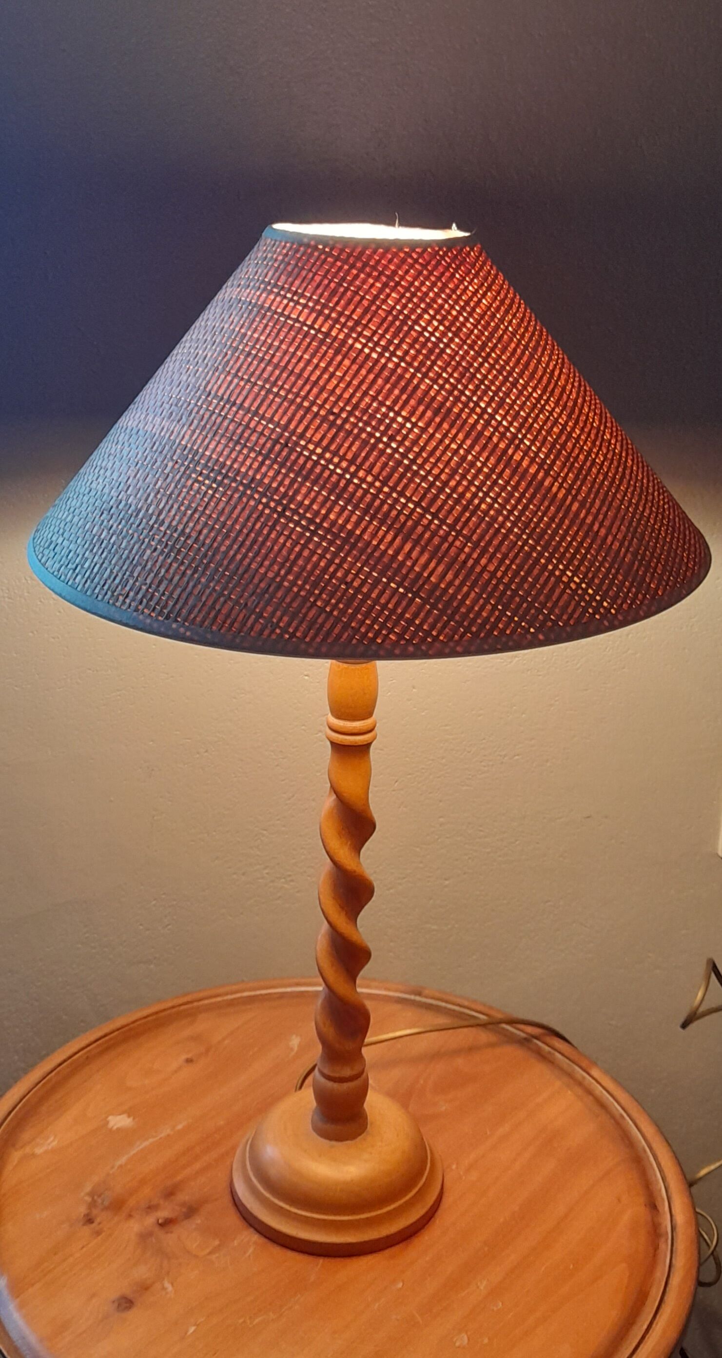 Table lamp in braided blond wood, braided rattan lampshade, 70 years
