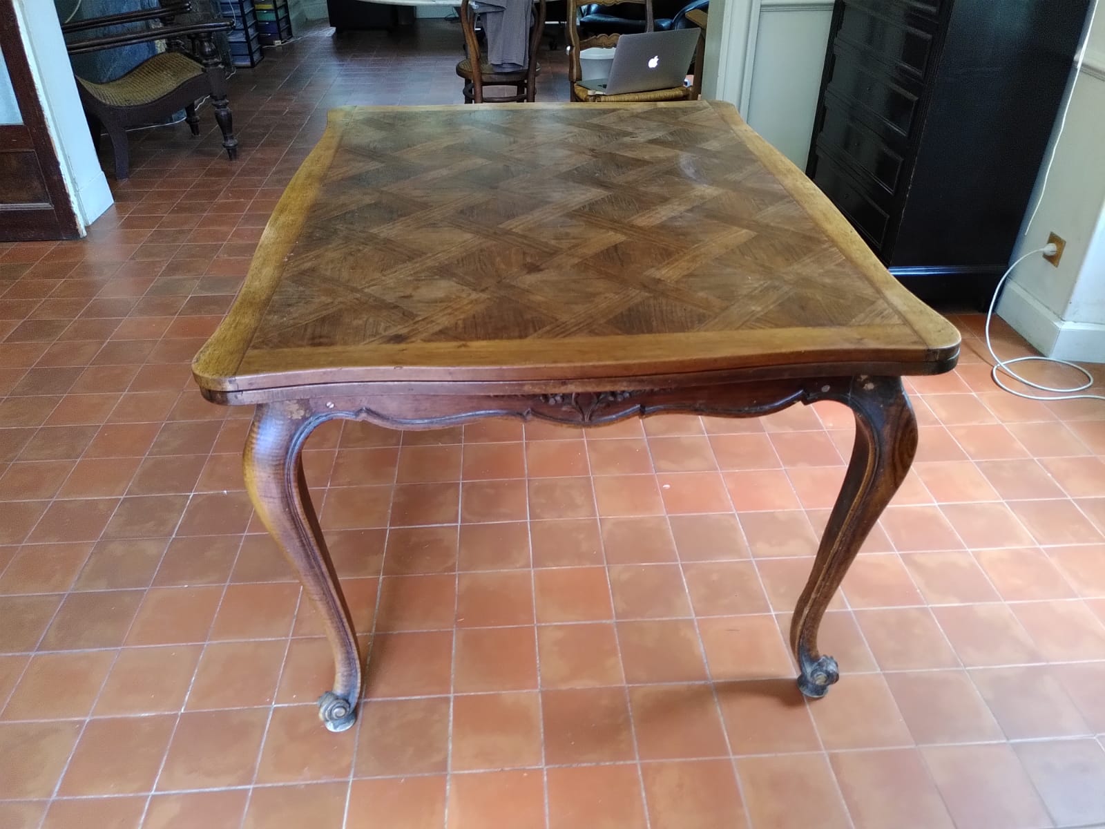 Dining table with extensions