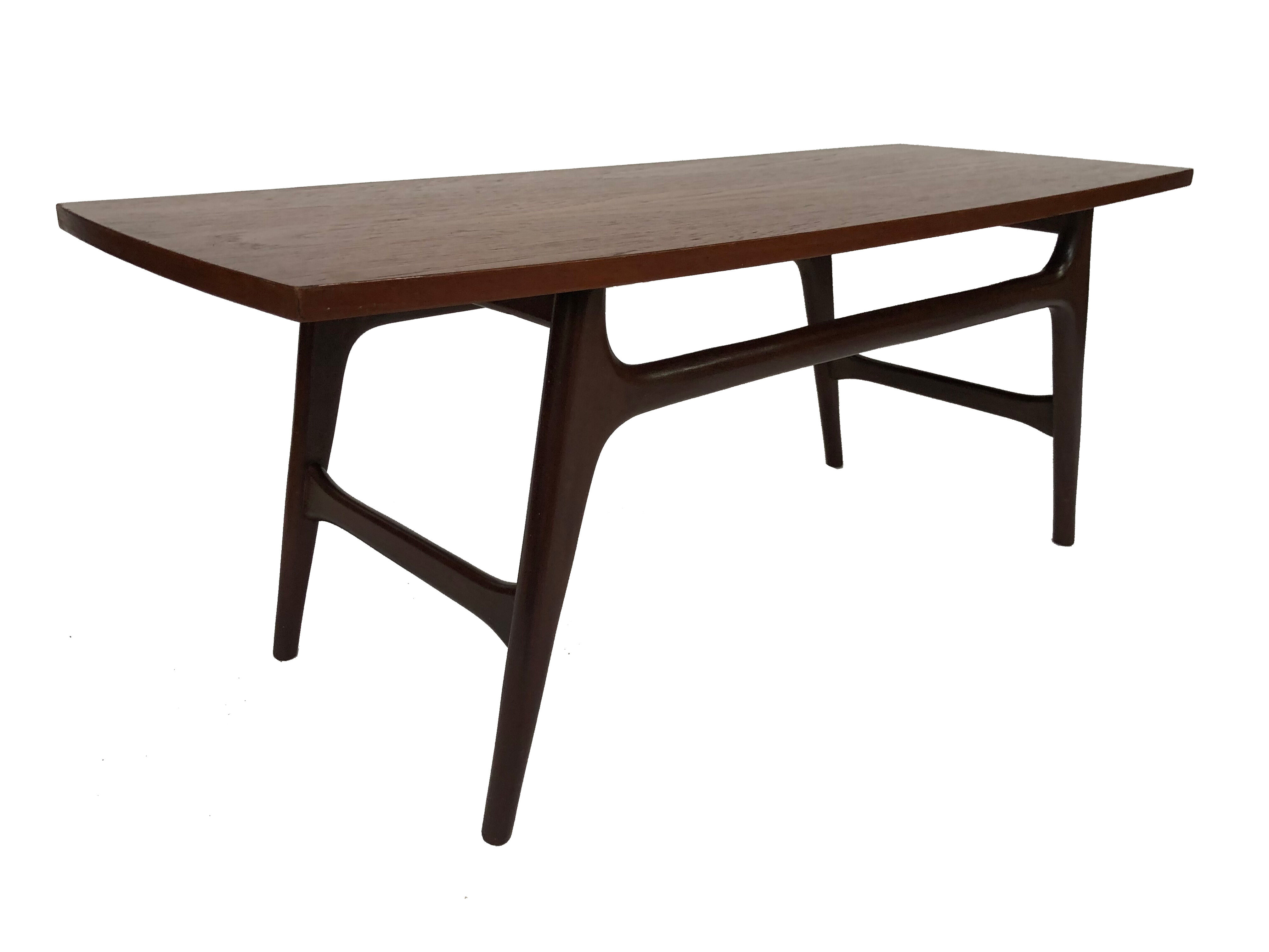 Coffee table Louis van Teeffelen Webe model 21