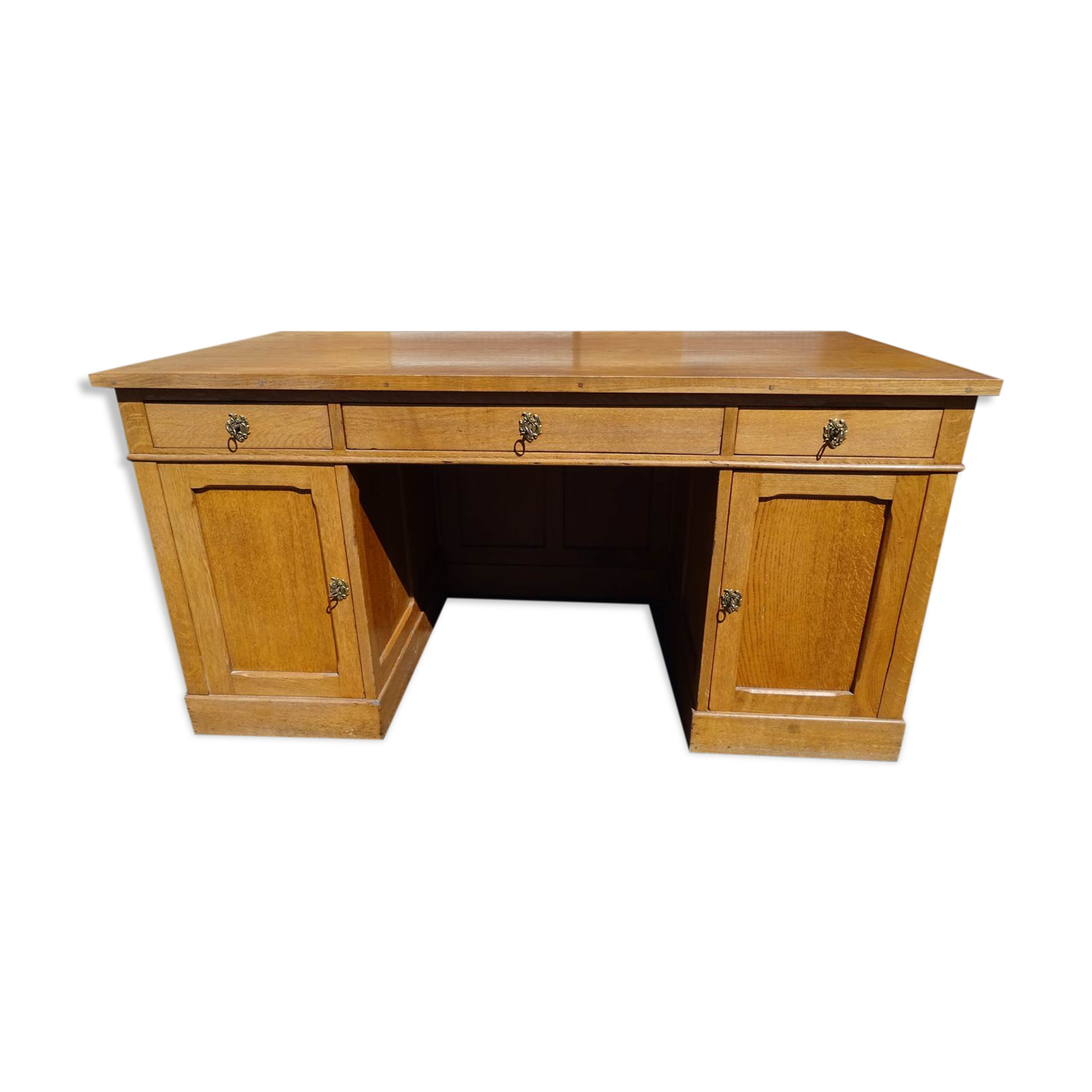 Minister's office with double boxes and tablets 30/40