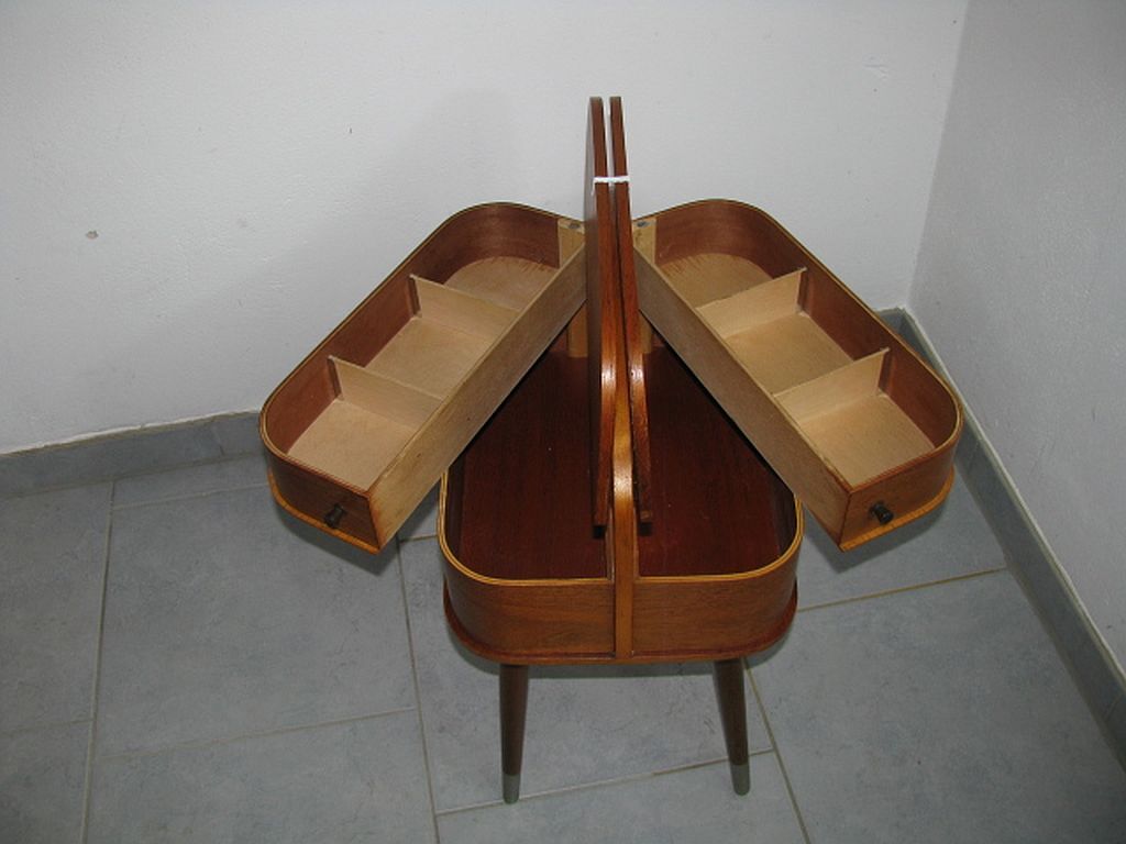 Mid century sewing box with / side table. asystent teak 1960/70s