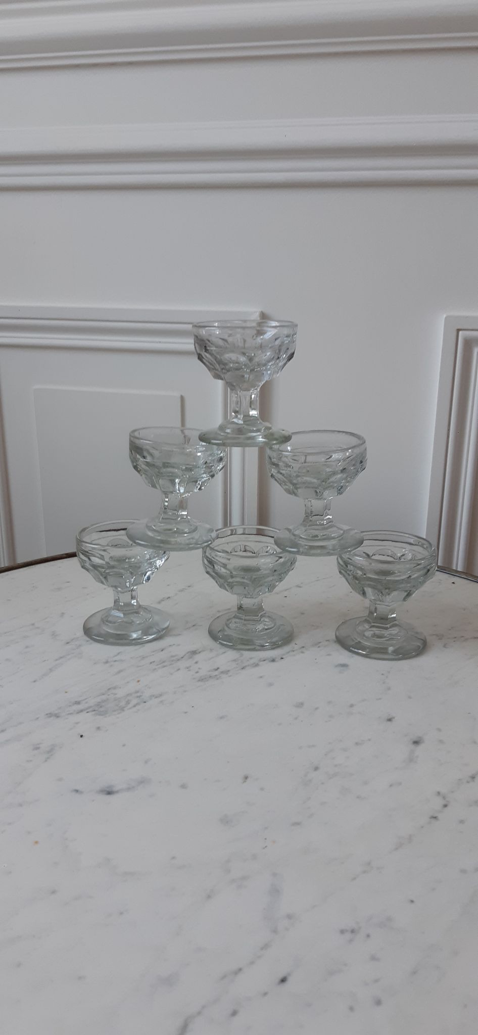 Set of 6 cups in molded glass pressed late nineteenth