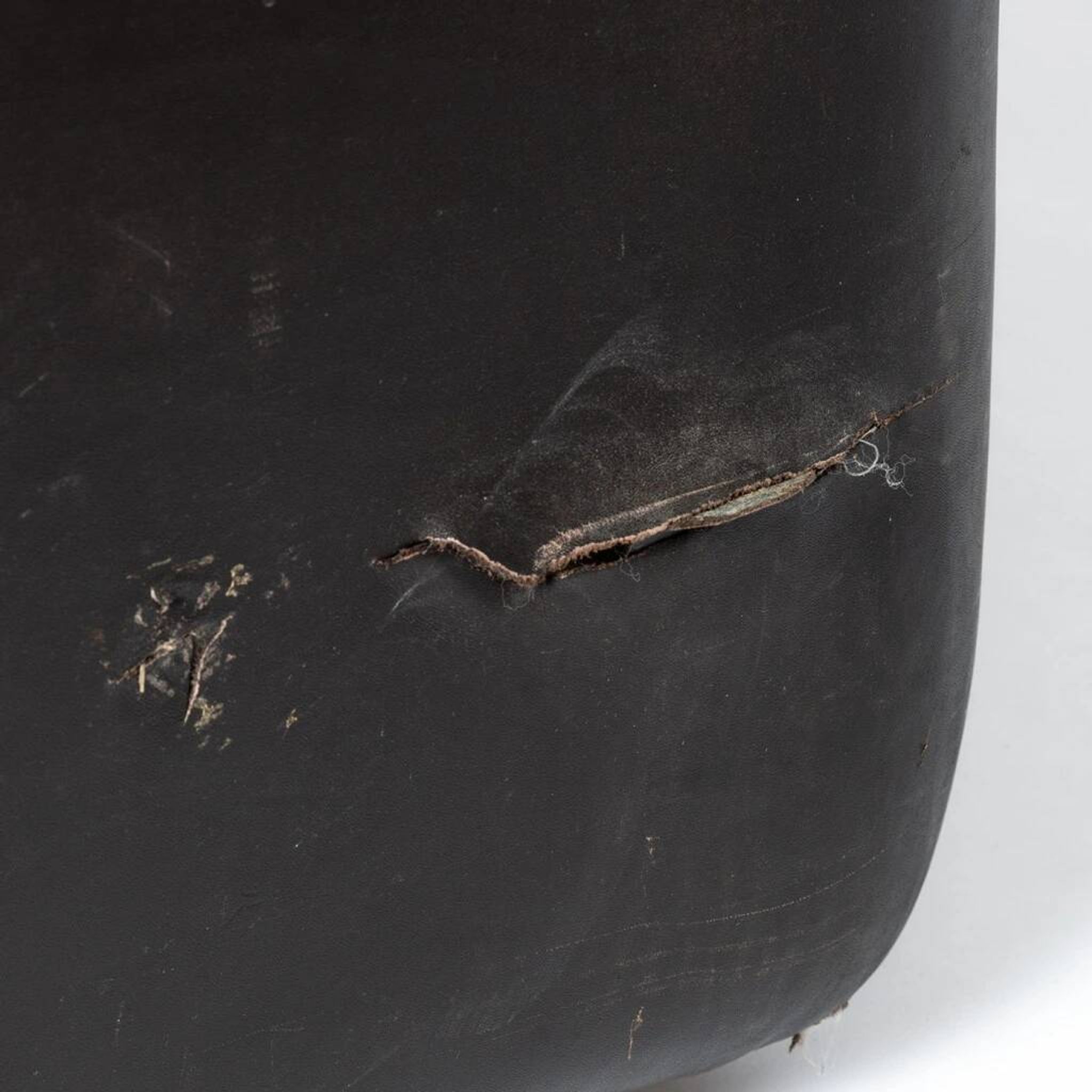 Fauteuil en cuir par Zbyněk Hřivnáč