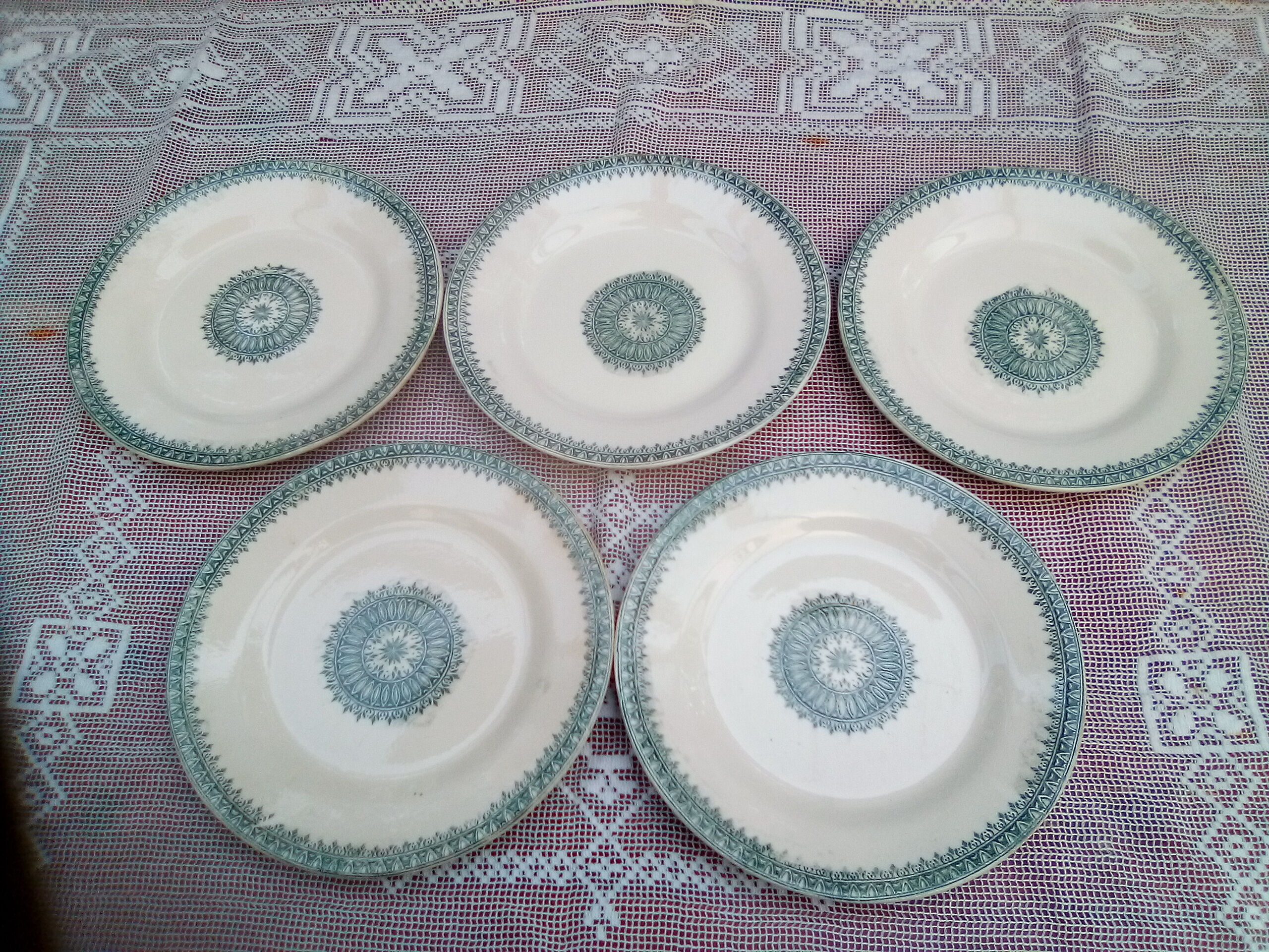 5 dessert plates Terre de Fer Creil Montereau