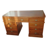 Bureau traditionnel d'inspiration coloniale