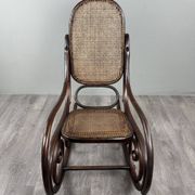 Fauteuil à bascule en bois courbé de style Thonet, XXe Siècle
