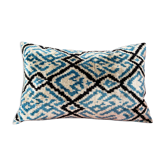 Coussin Ikat en velours bleu et noir