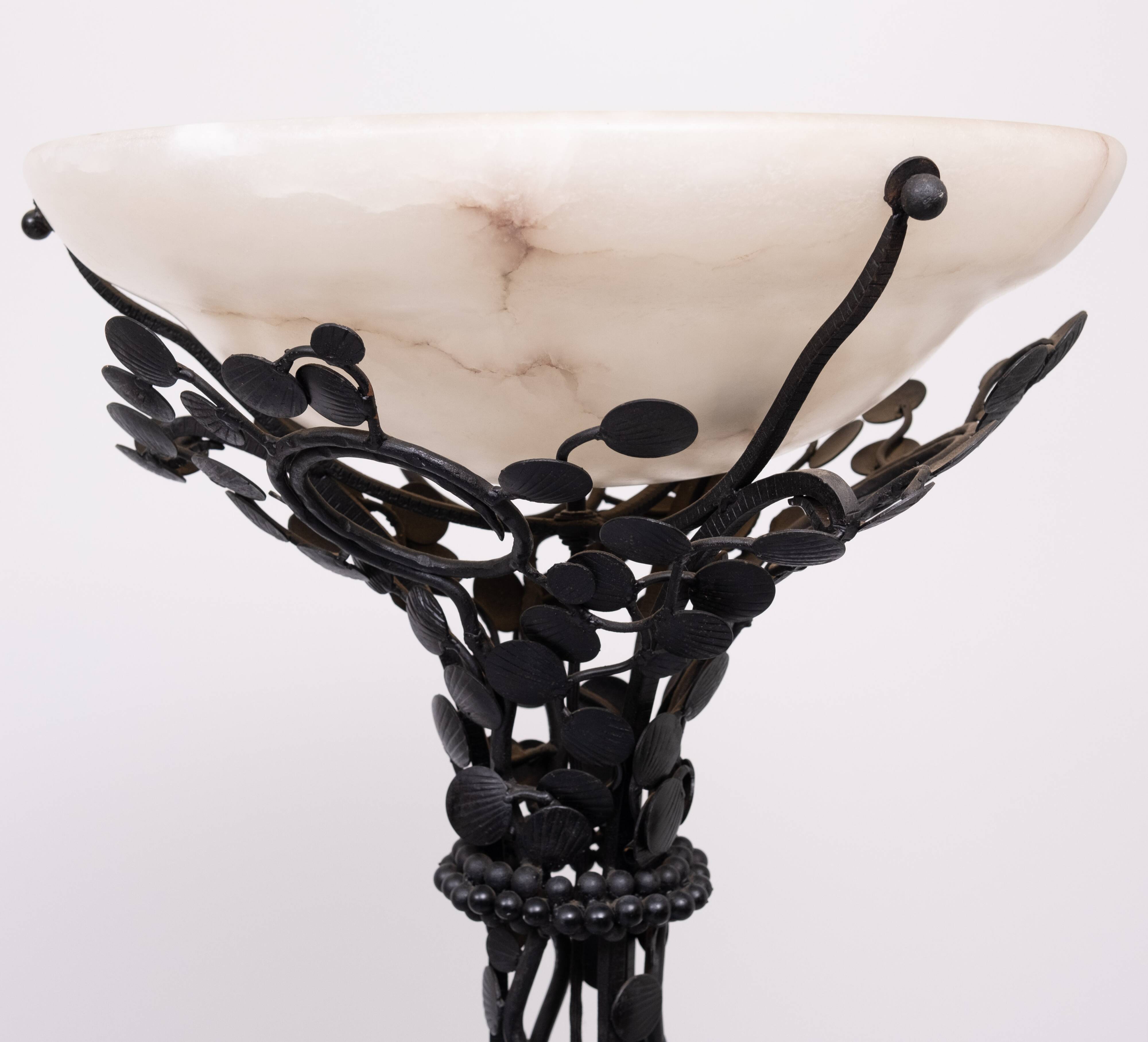 Edgar Brandt style Art Deco floor lamp in wrought iron with alabaster cup