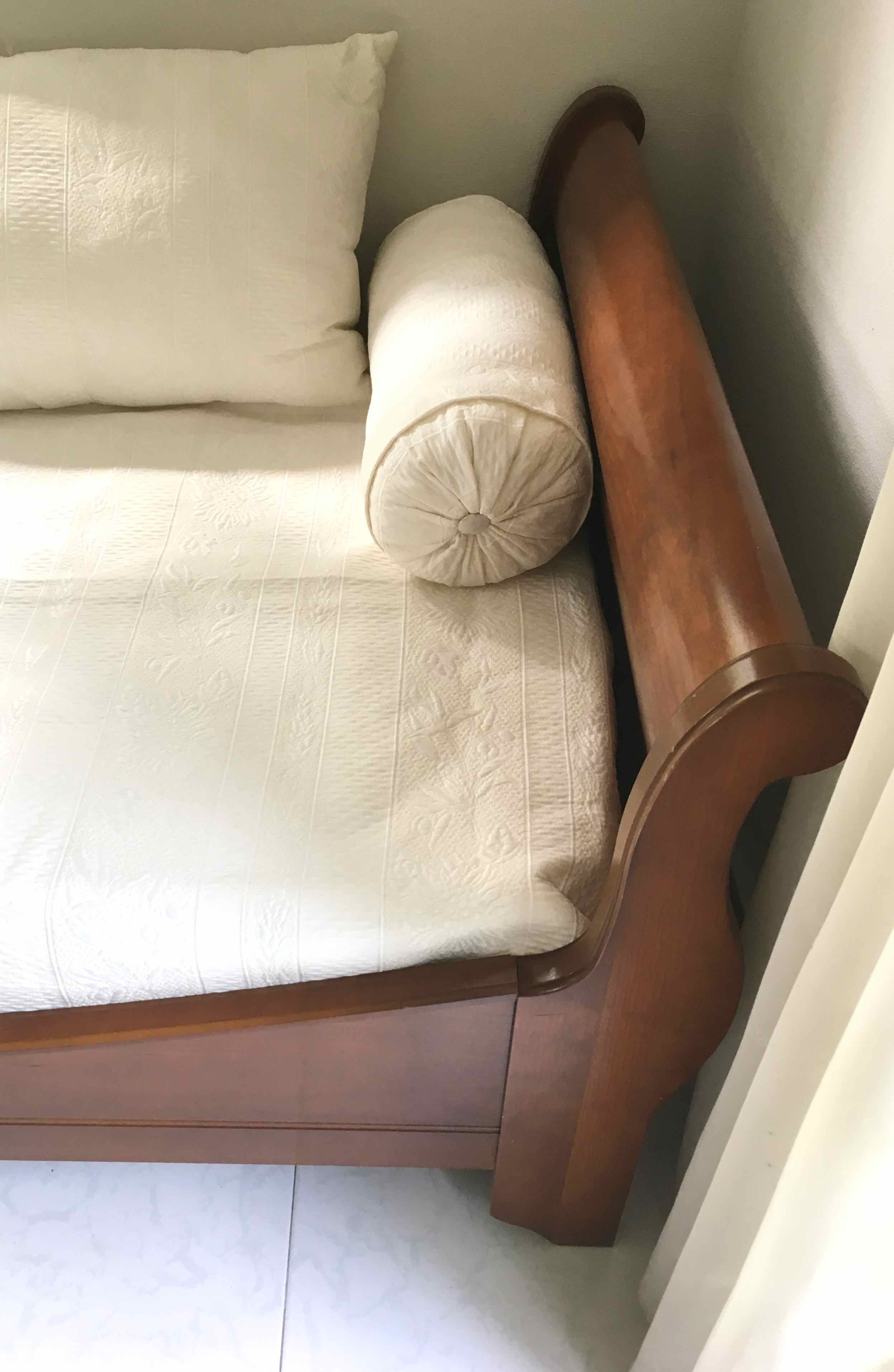 Cherry corner bed bench