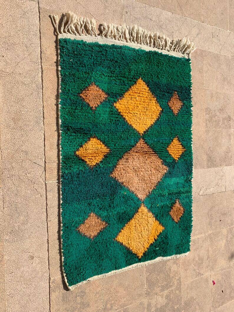 Pure wool rug, size 150 x 250 cm