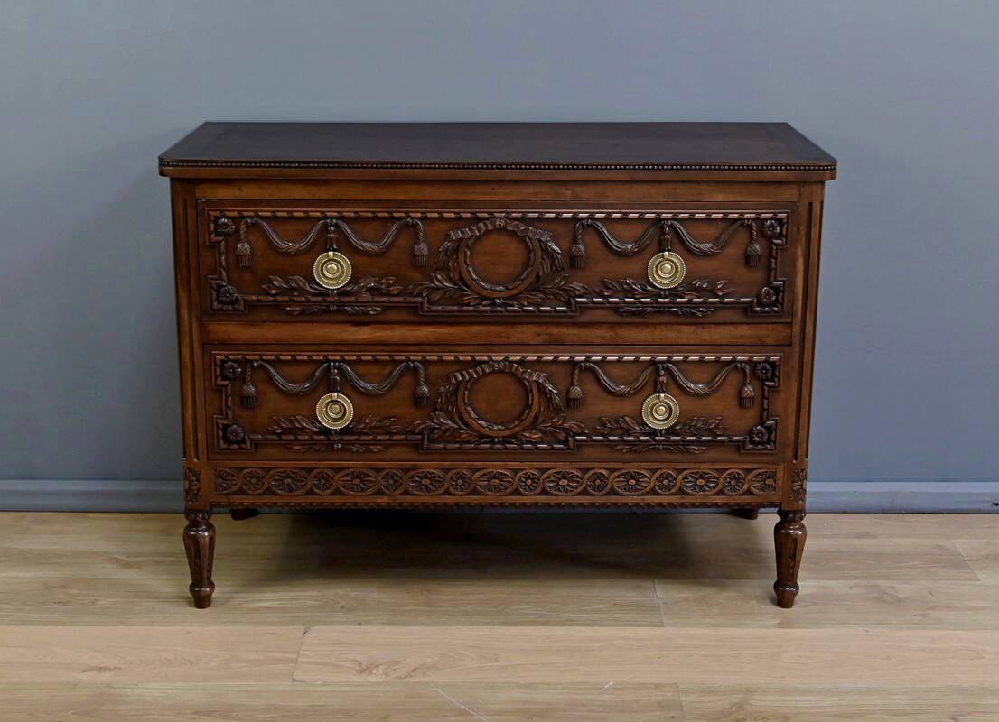 Walnut chest of drawers, Louis XVI style – Mid-20th century