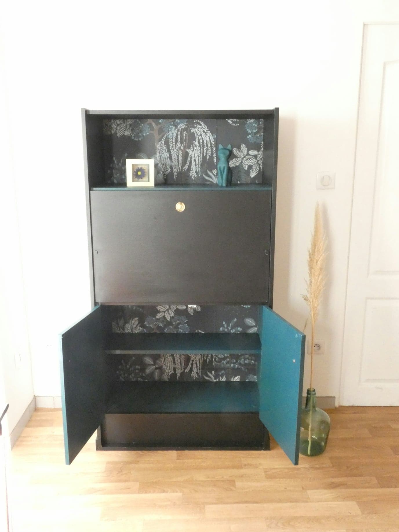 Vintage secretary blue oil