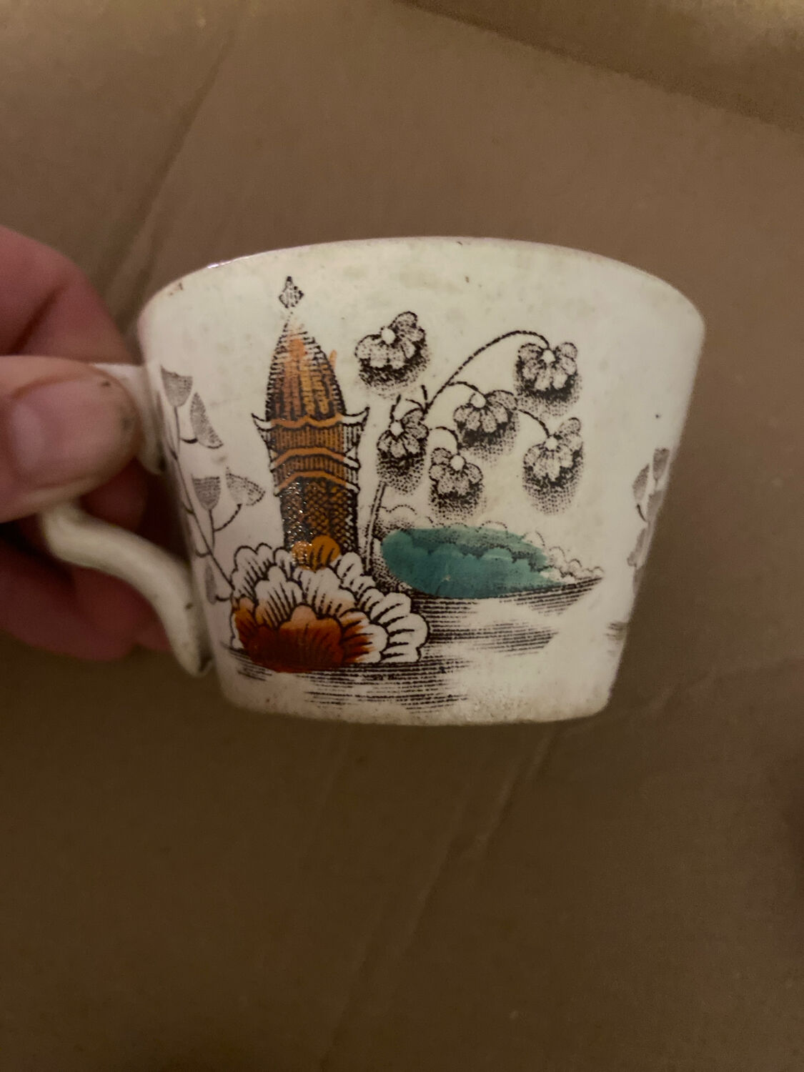 2 tea cups, late 19th century, Sigouin