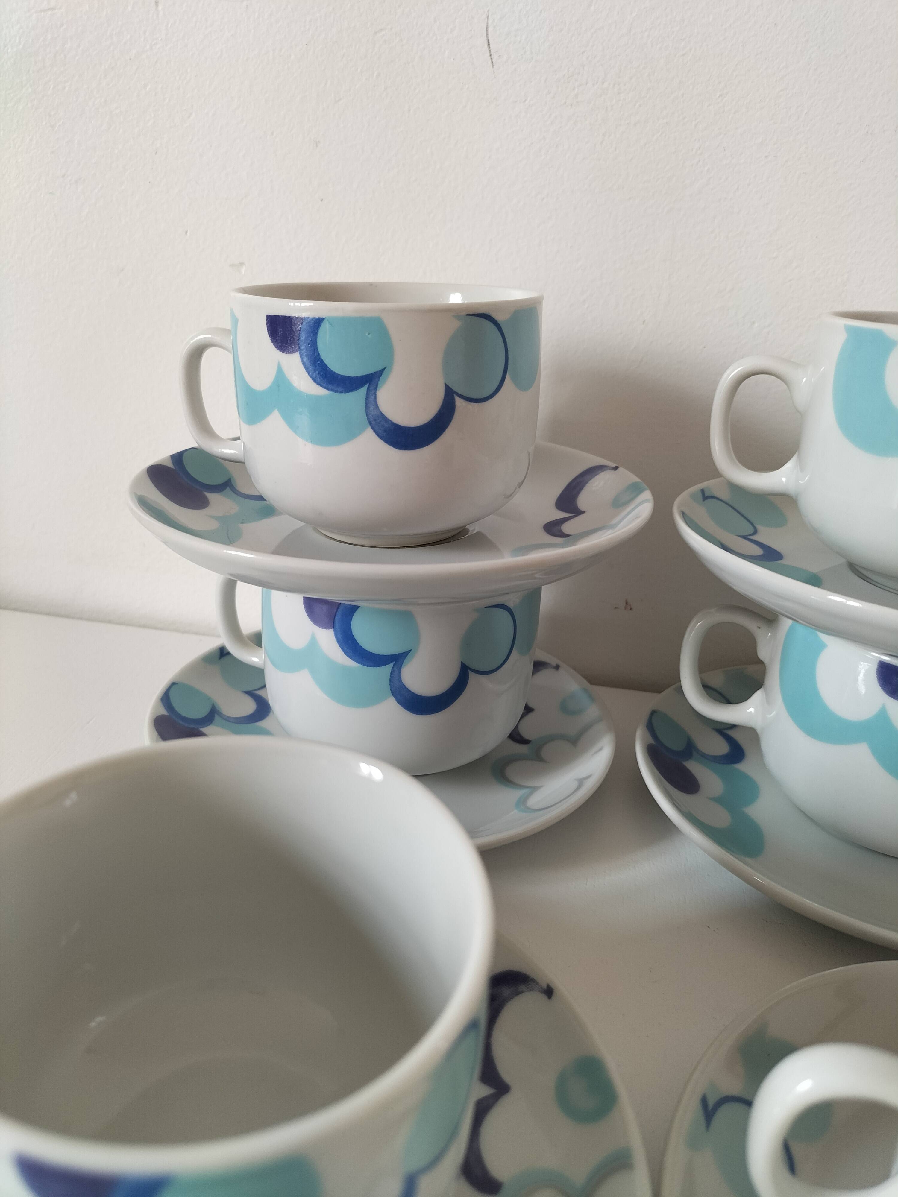 6 vintage cups and 6 saucers with blue cloud decoration by Chriss G.
