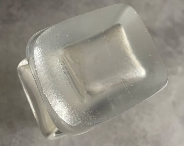 Vase en verre épais à effet givré estampillé de claus josef riedel