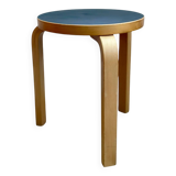Tabouret Alvar Aalto 60 plateau en linoléum noir