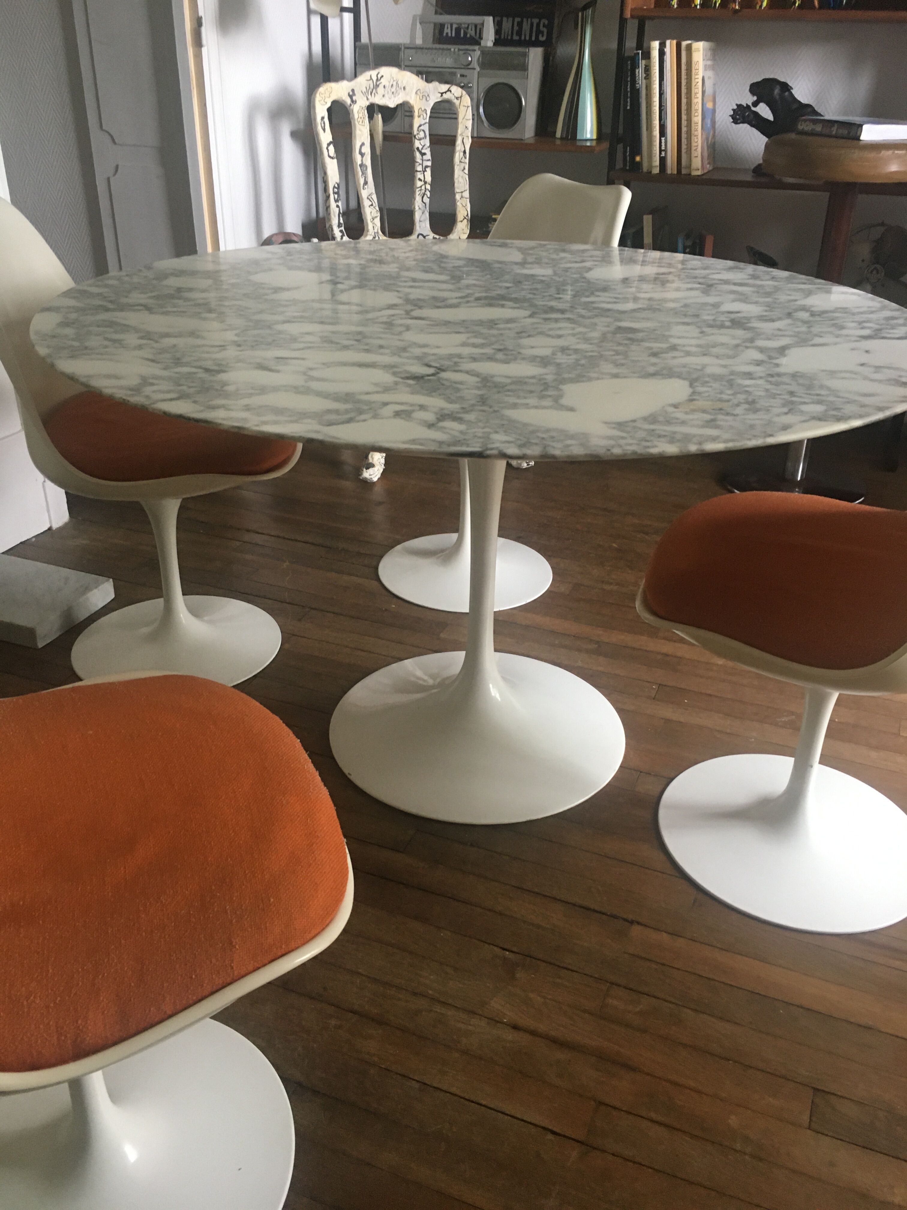 Knoll Tulip Table