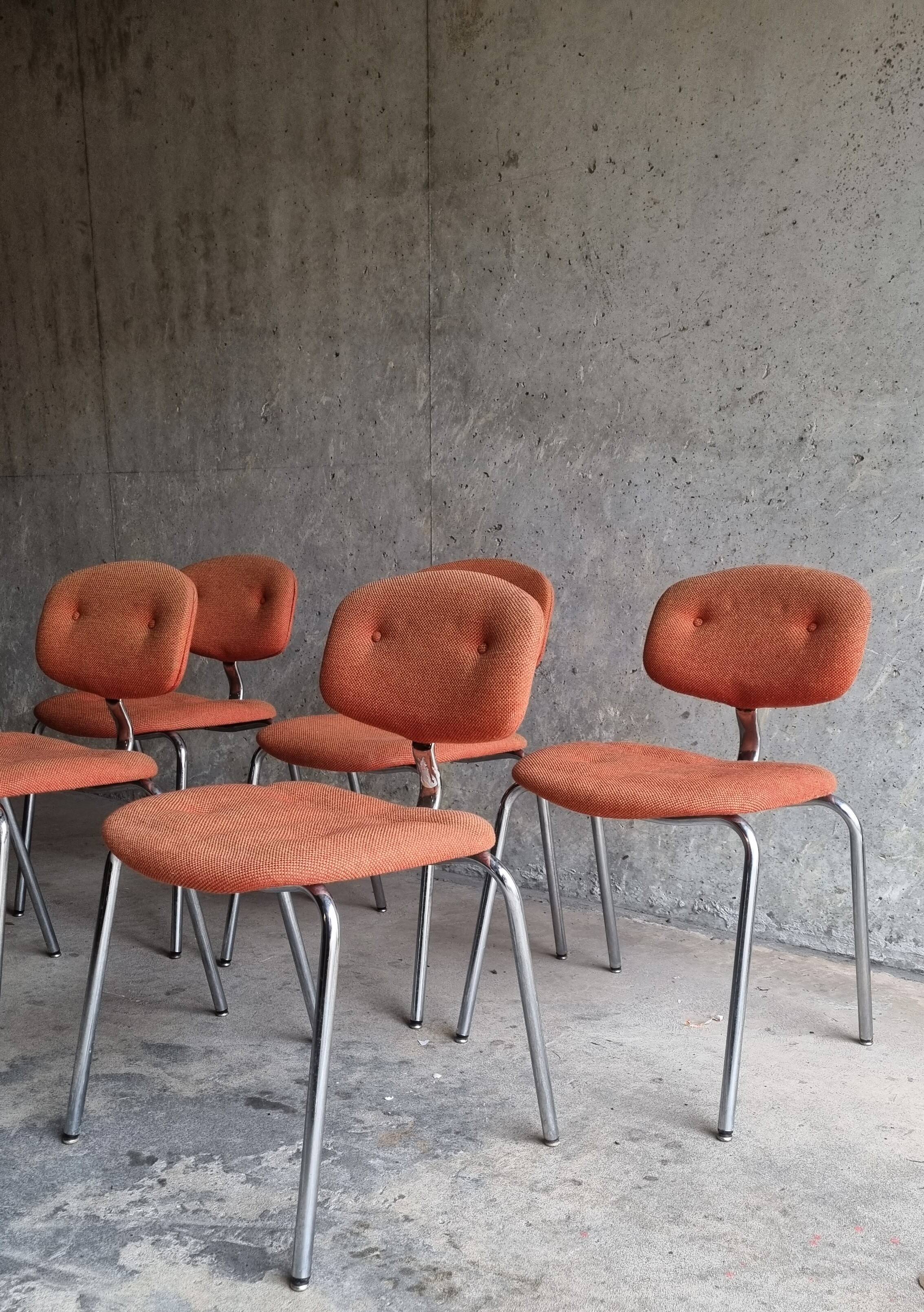 Set of 5 steelcase strafor chairs