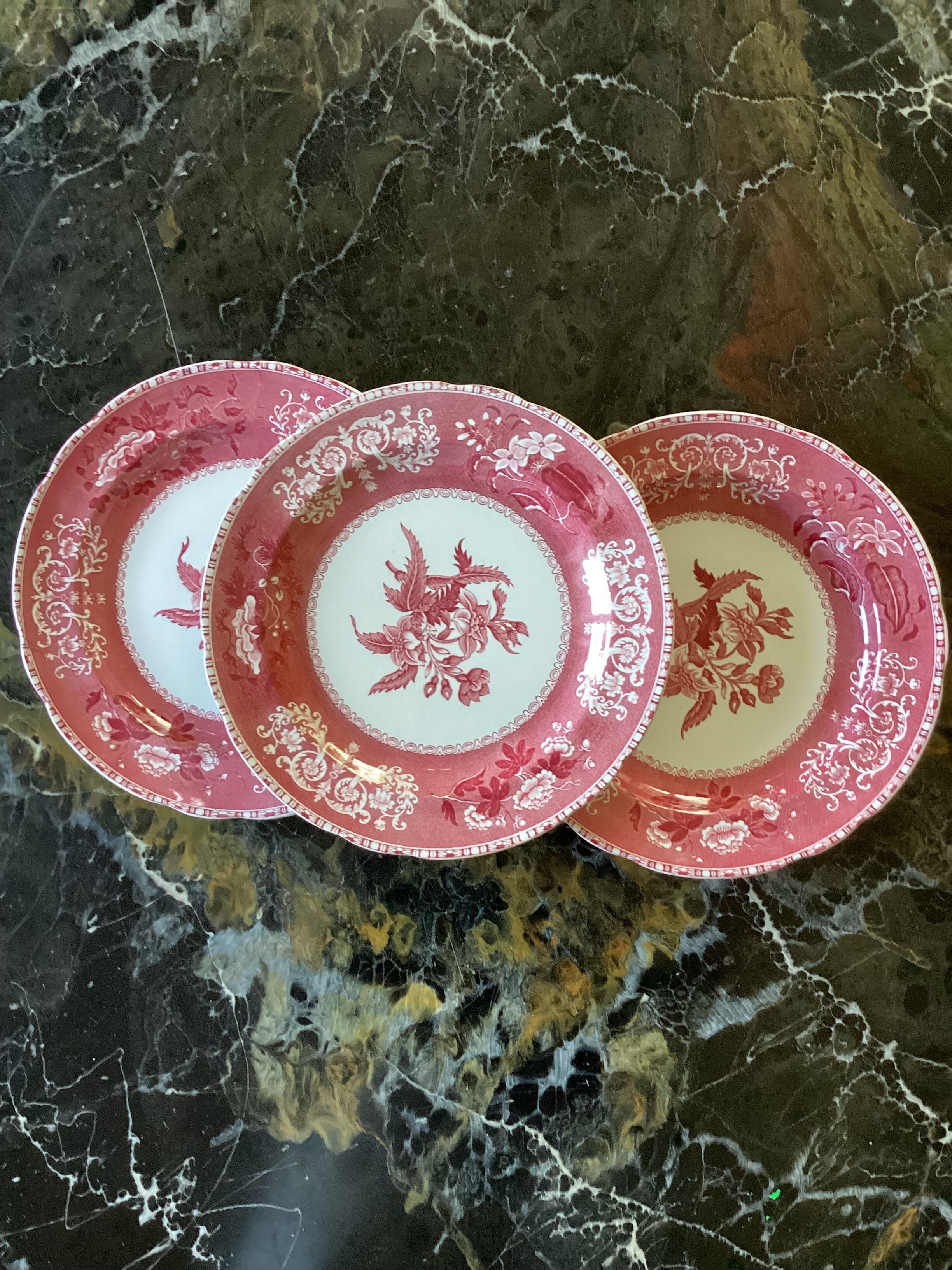 Set of Three ceramic plates Spode England dimension: height -2.5 cm- diameter -26 cm-
