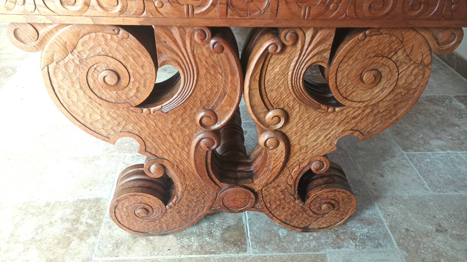 Rocaille table in carved solid oak