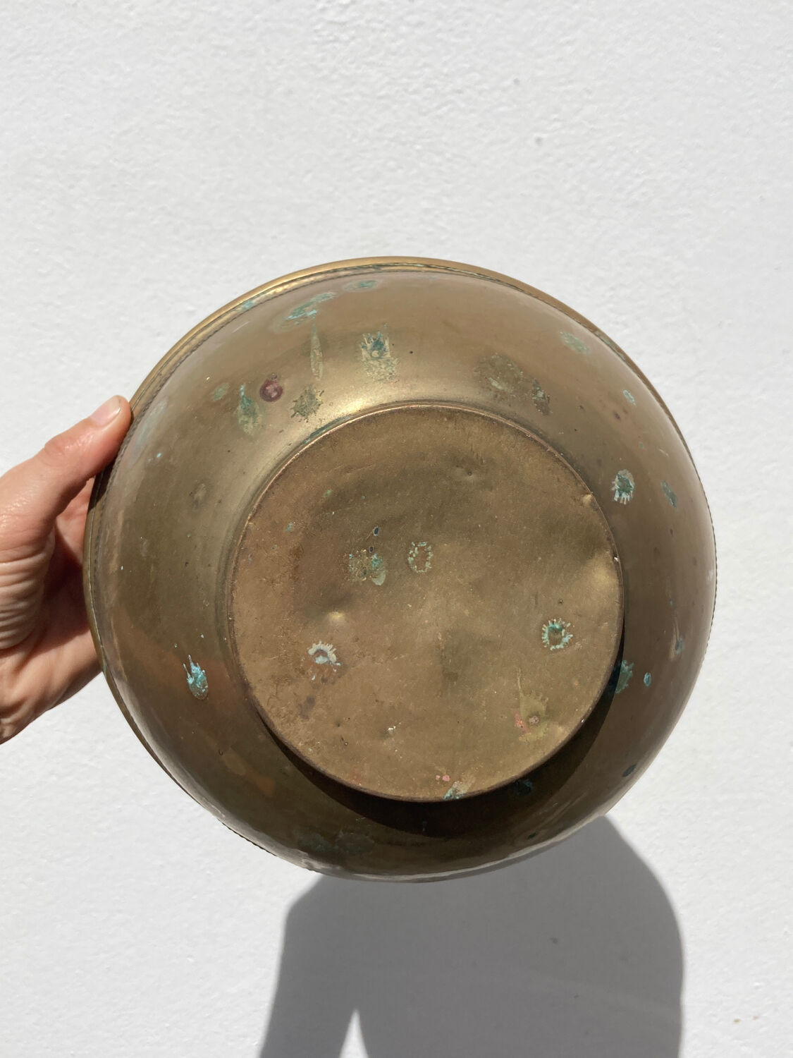 Pot cover in brass chiseled 1960 art nouveau