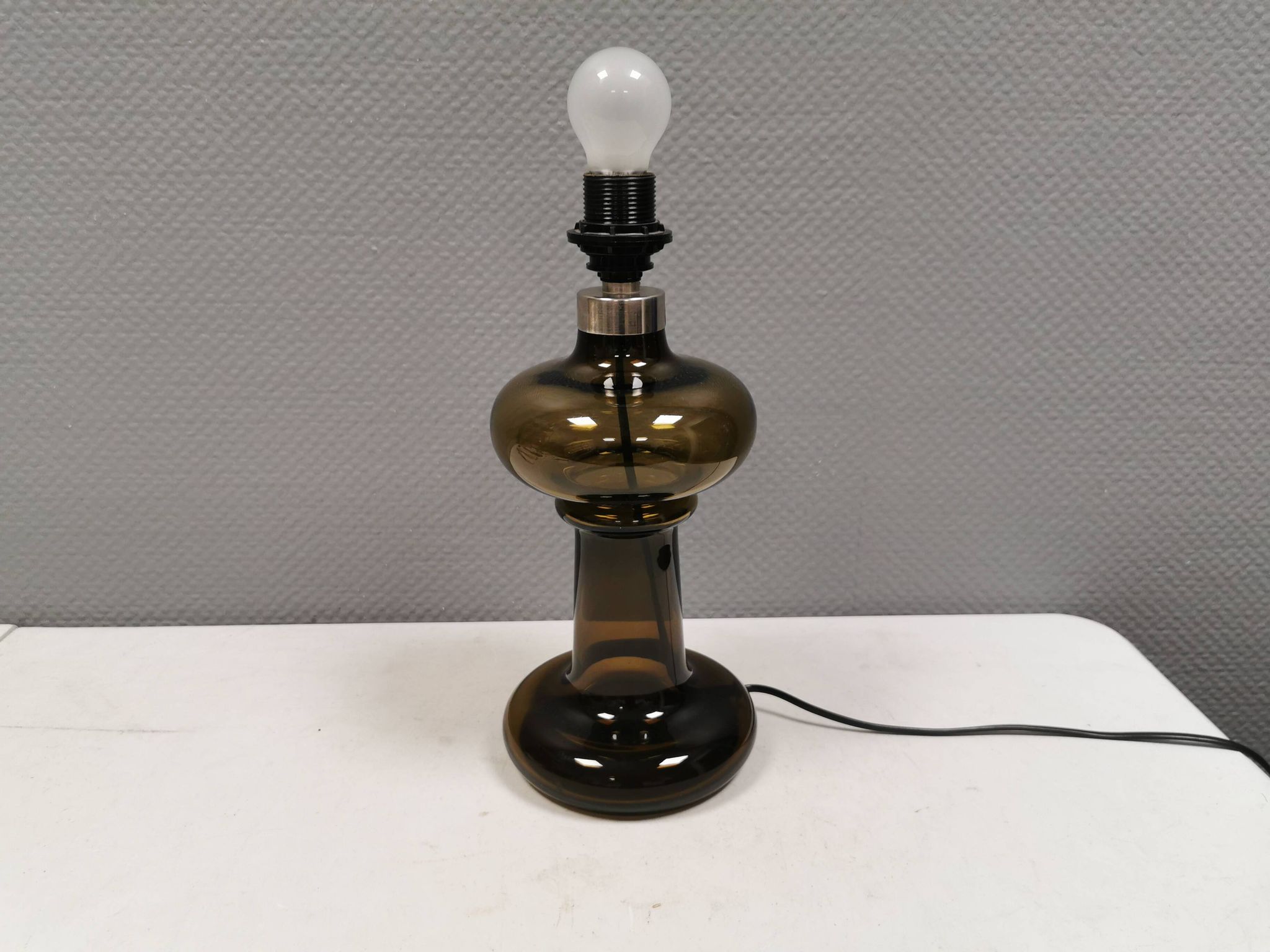 Extremely rare ‘Granny’ table lamp designed by Michael Bang for Holmegaard
