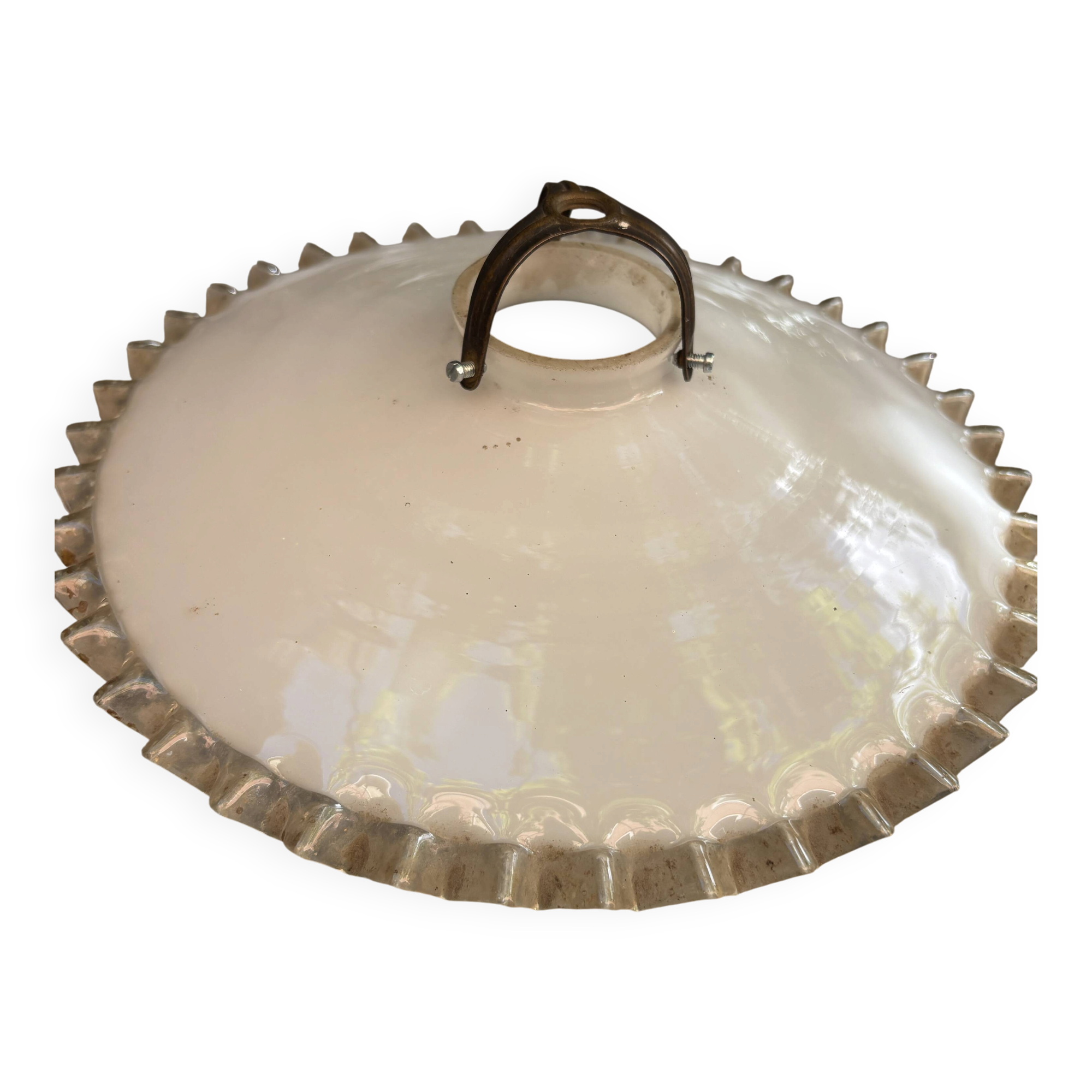 Opaline pleated table