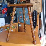 Vintage tripod stool – Twisted legs –