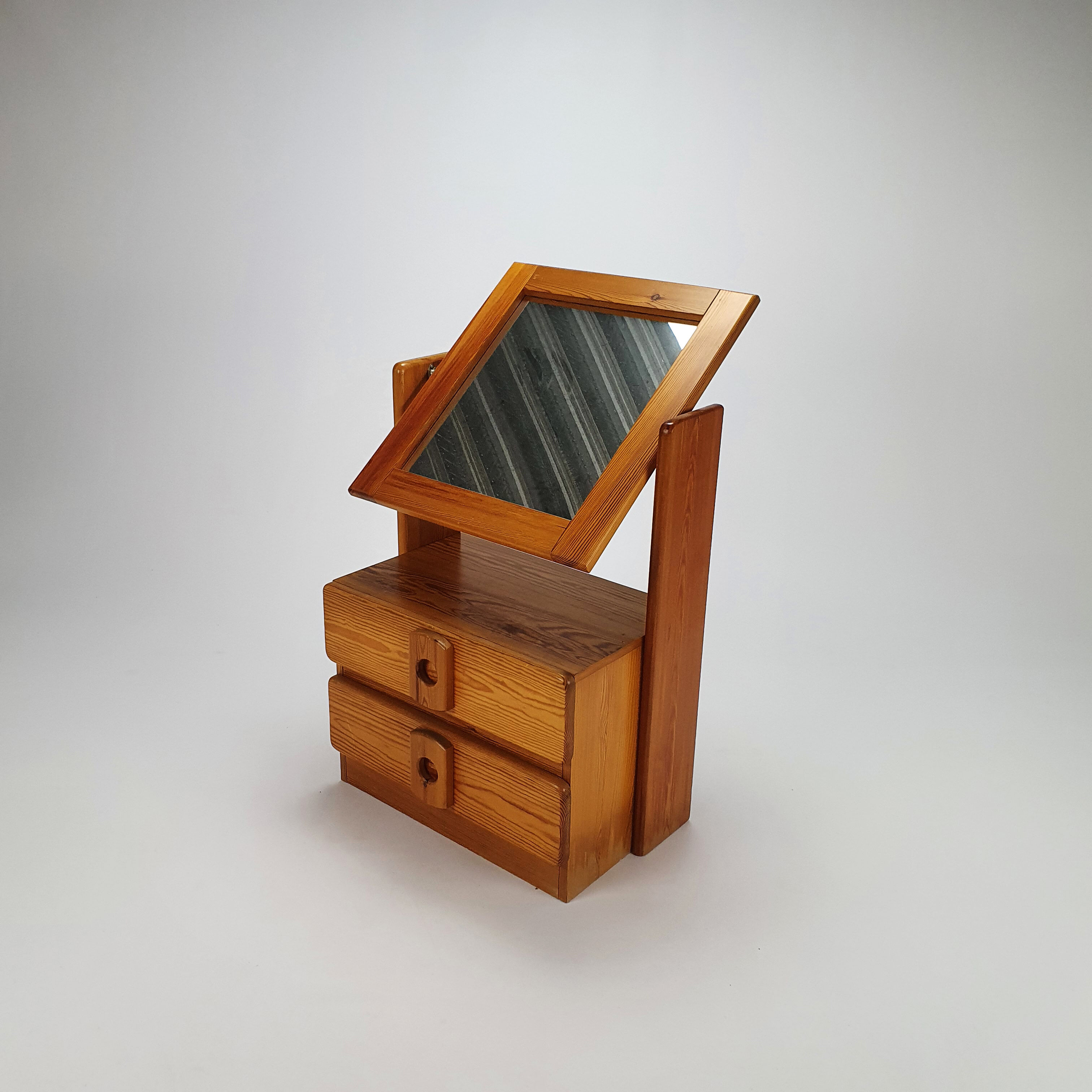 Maison regain pine dresser, 1970s