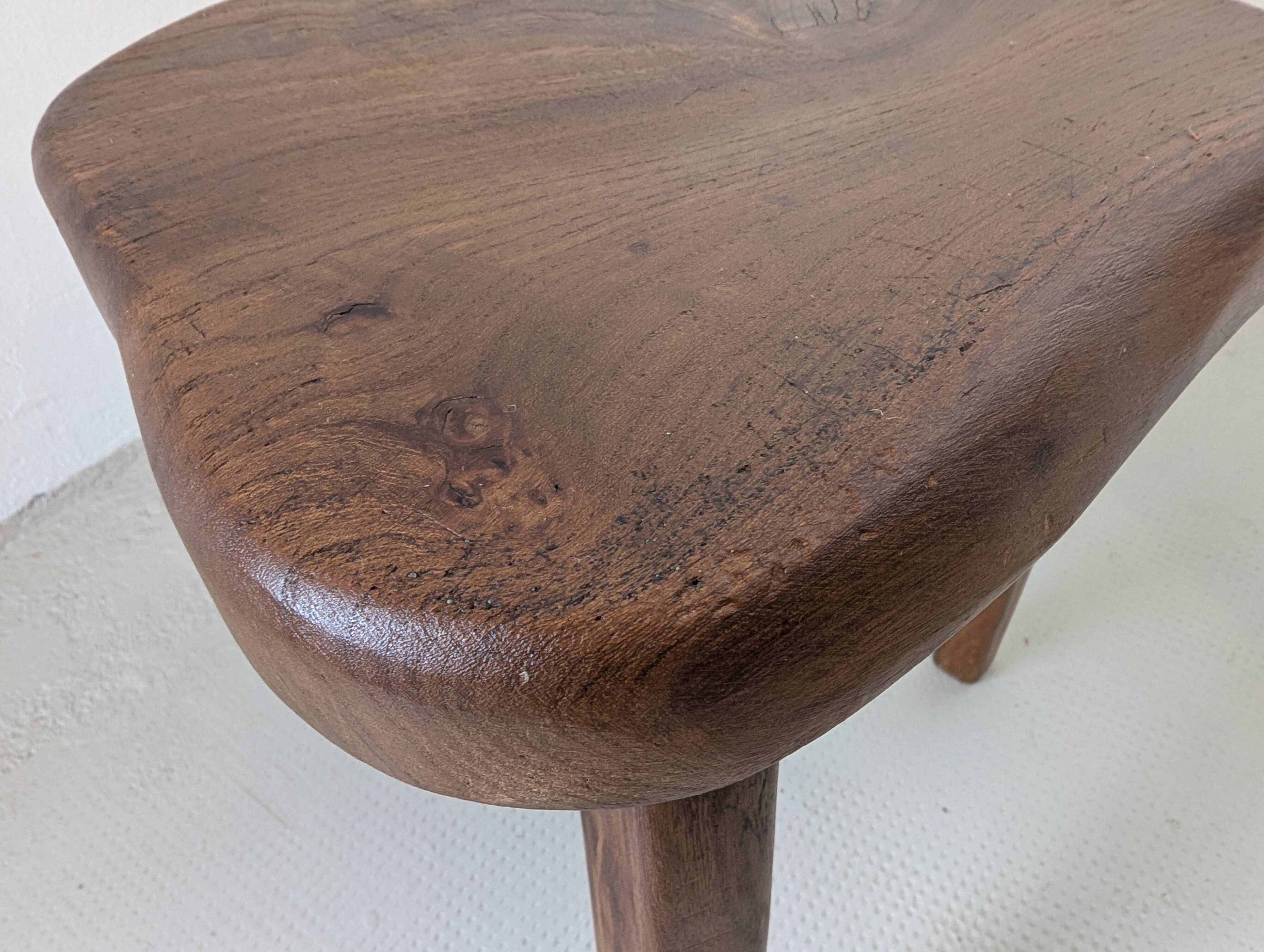 Tabouret bas en bois massif, Henri Bataille